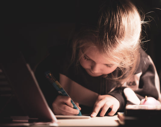 Comment aider ton enfant à apprendre les mots à orthographier à la maison ?