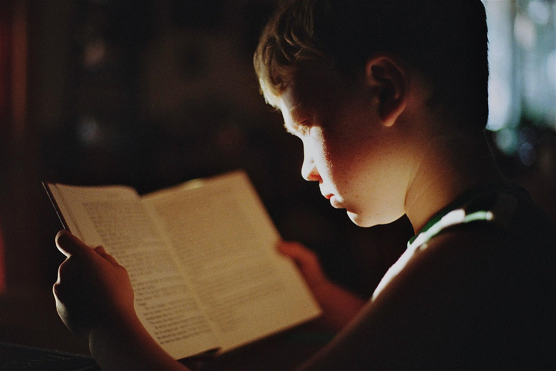 Comment aider son enfant qui a des difficultés en lecture à la maison ?